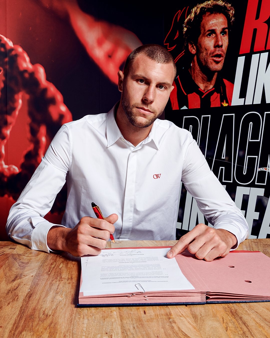 超1800万欧加盟米兰!记者:帕夫洛维奇心态好,头球出色