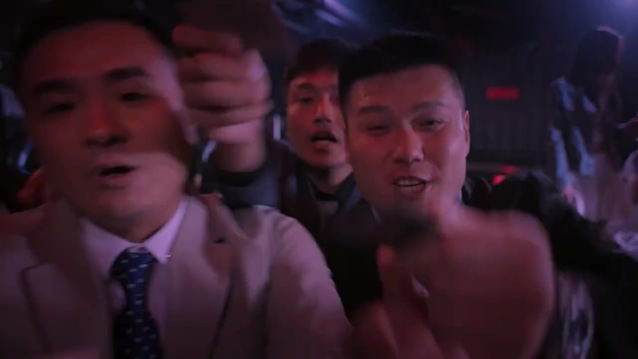 《完蛋!我被美女包围了》摄影团队续作!《开局五个亿》即将登录Steam