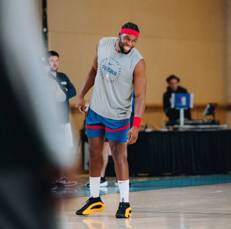 年薪210万自付买断费150万!亚布塞莱完美首秀6中6砍下15分