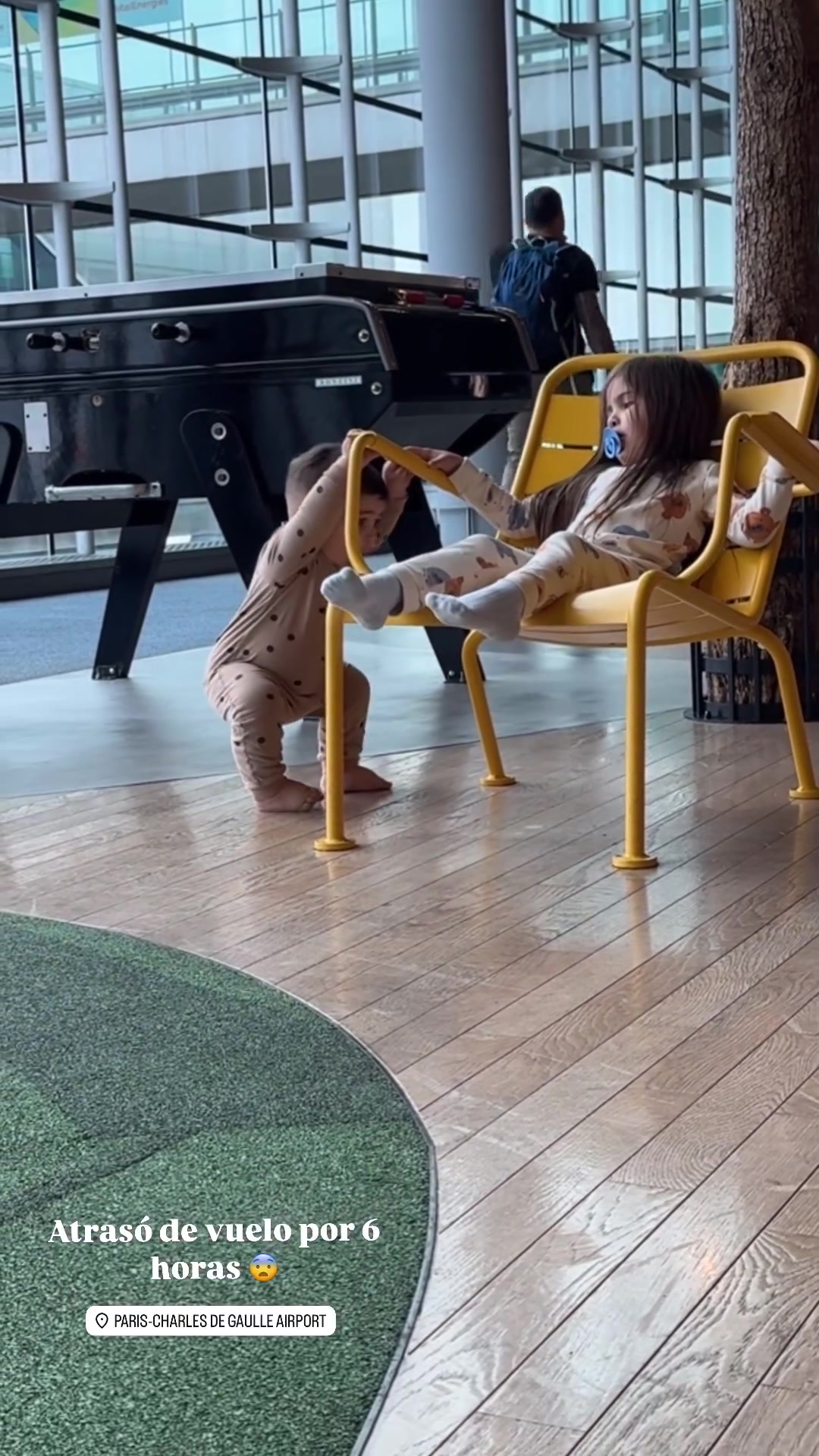 还是放荡不羁爱自由？恩佐4天前为1岁儿子庆生 现与伴侣&儿女分居