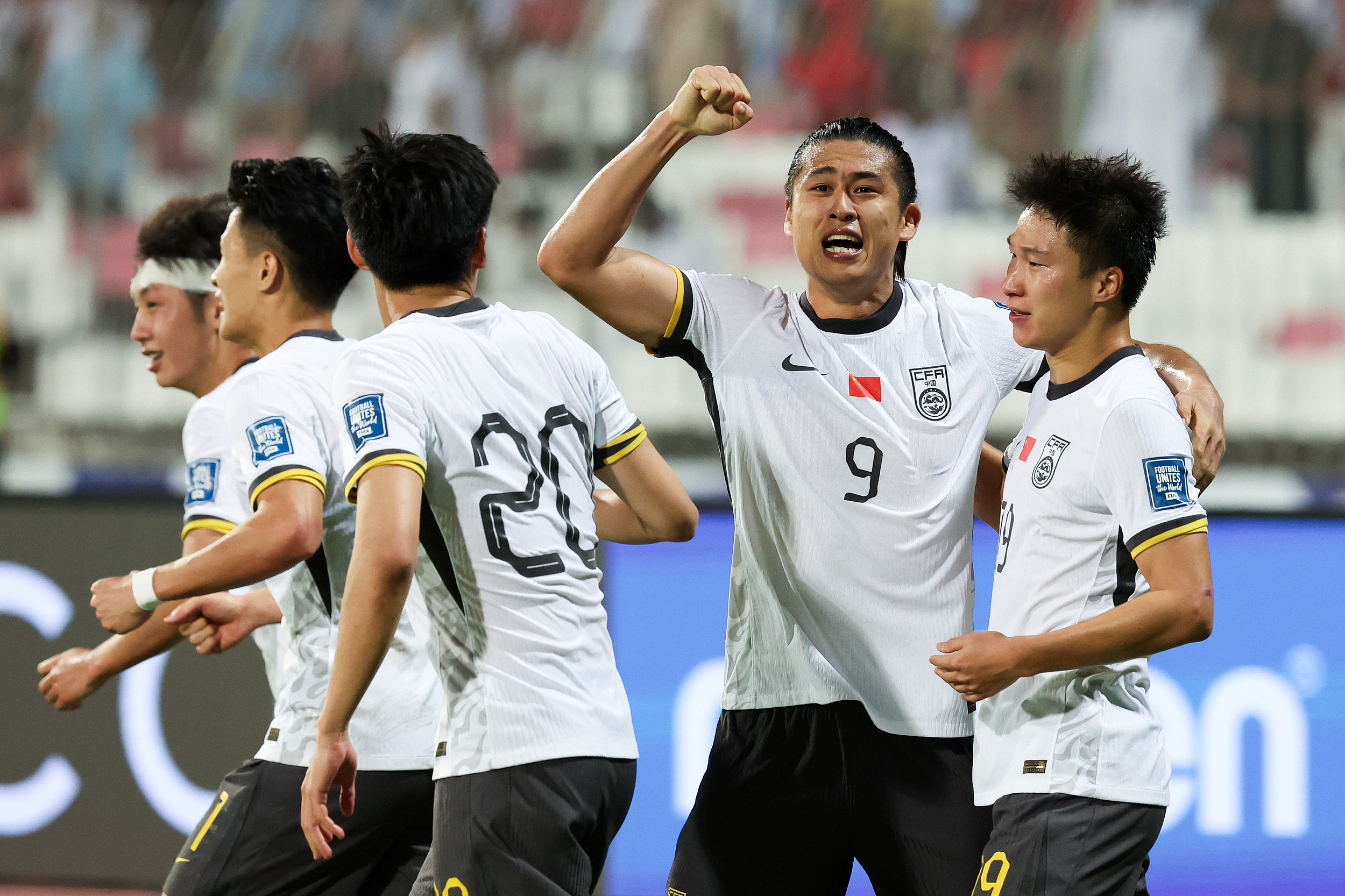 马德兴:两连胜令球队信心倍增 国足对中日之战“有想法”